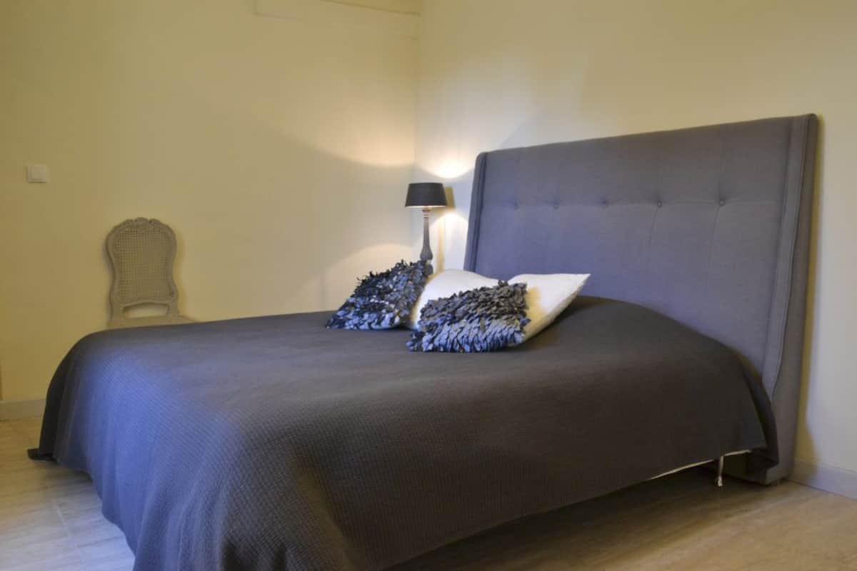 Double Room, 1 Queen Bed, Non Smoking | In-room safe, blackout curtains, free WiFi, individually decorated