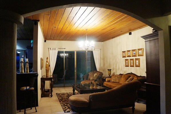 Interior - Rio Fortuna Villa near La Fortuna Airport (La Fortuna)