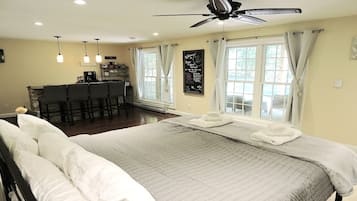 Iron/ironing board, travel crib, free WiFi, bed sheets