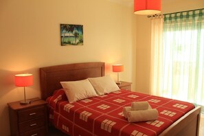 2 Schlafzimmer, Bügeleisen/Bügelbrett, Bettwäsche