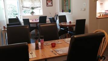 Desayuno continental incluido todos los días