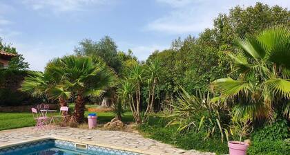 Loistava huvila LA GLORIETTE lähellä PEZENASia ja D AGDE: ta