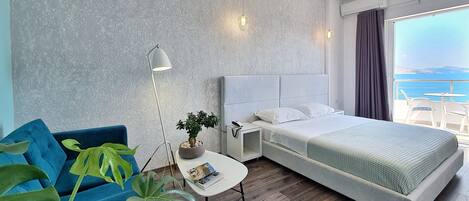 Junior-Suite, 1 King-Bett, Meerblick (4) | 1 Schlafzimmer, Allergikerbettwaren, Zimmersafe, individuell dekoriert