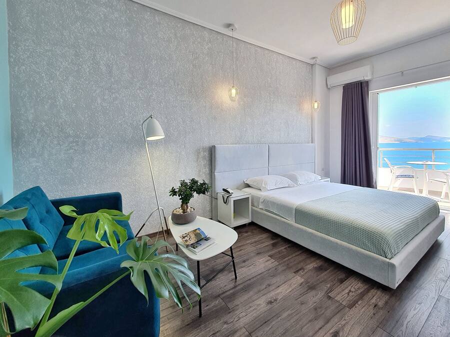 Junior Suite, 1 King Bed, Sea View (4) | Hypo-allergenic bedding, in-room safe, individually decorated