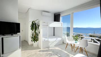 Family Quadruple Room, 1 Bedroom, Sea View