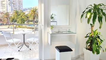 Kamar Double Standar, balkon, pemandangan taman | Balkon