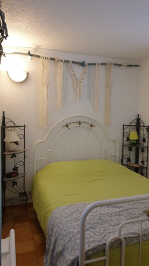 1 bedroom, iron/ironing board