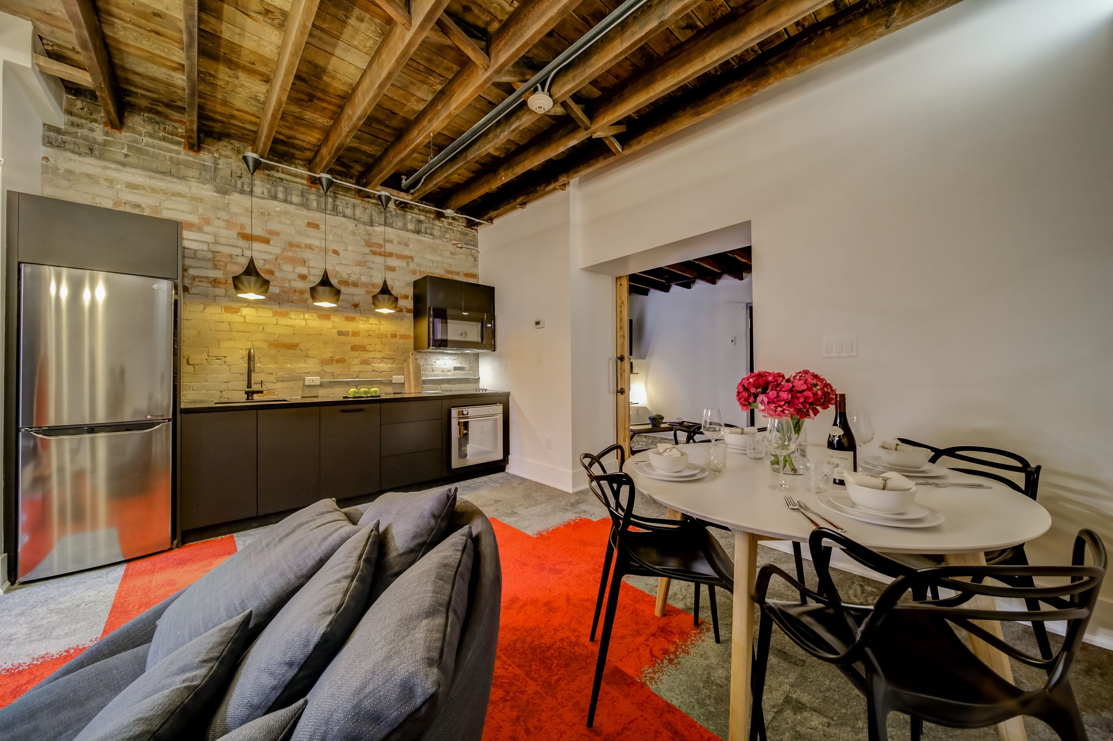 Bad & Boujee Suite | In-room dining