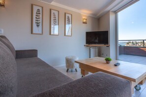 Apartment, Lake View | Living room - Departamento con Vista en Pleno Centro (San Carlos de Bariloche)