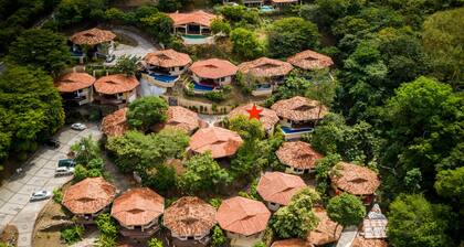 Charming 2 BR casita, close to the beach and fully equipped.