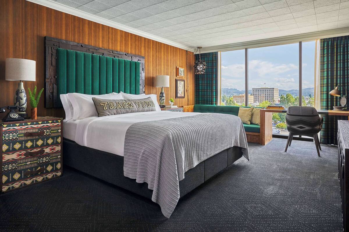 1 bedroom, premium bedding, in-room safe, desk