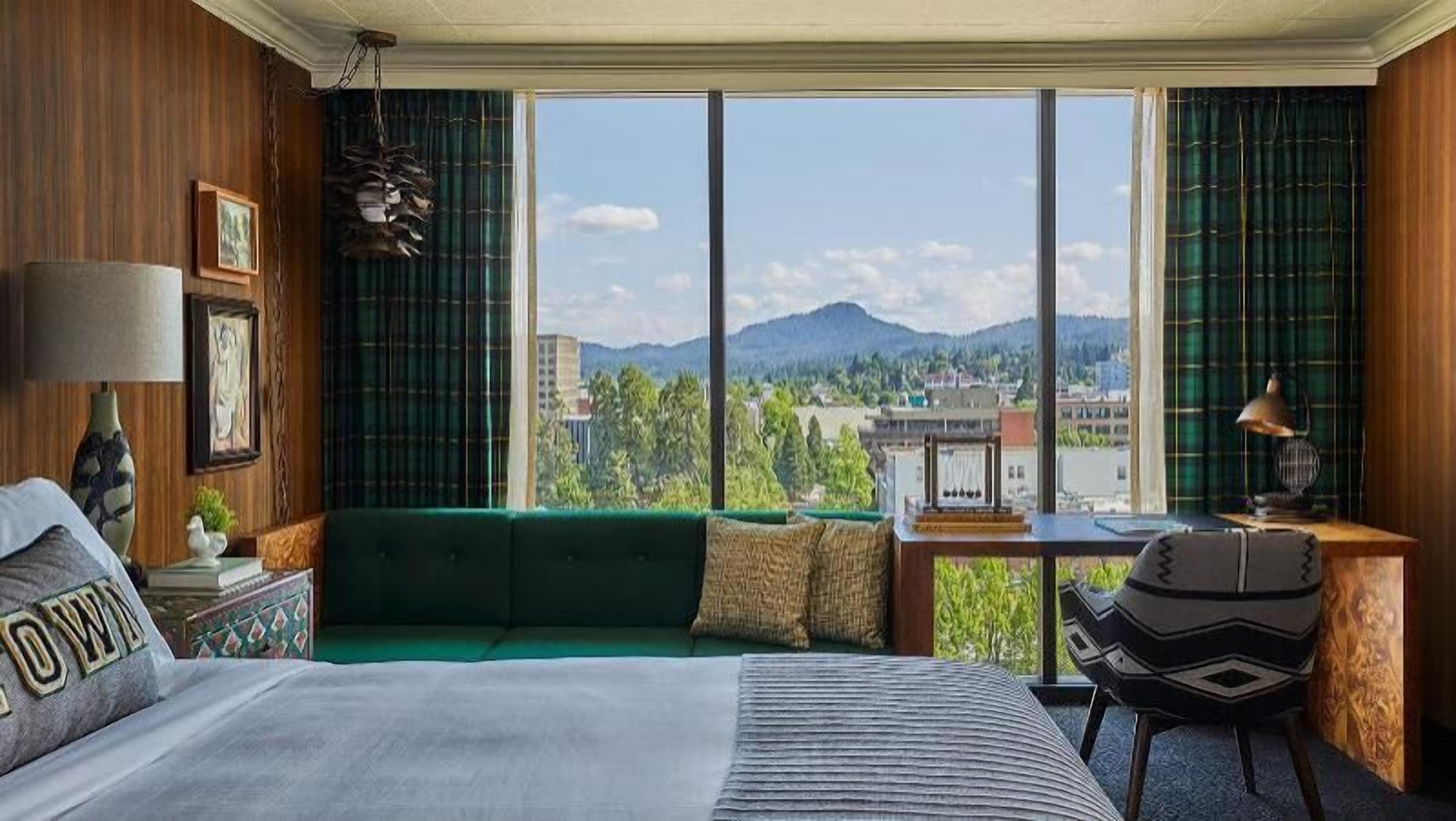 Premium bedding, in-room safe, desk, laptop workspace