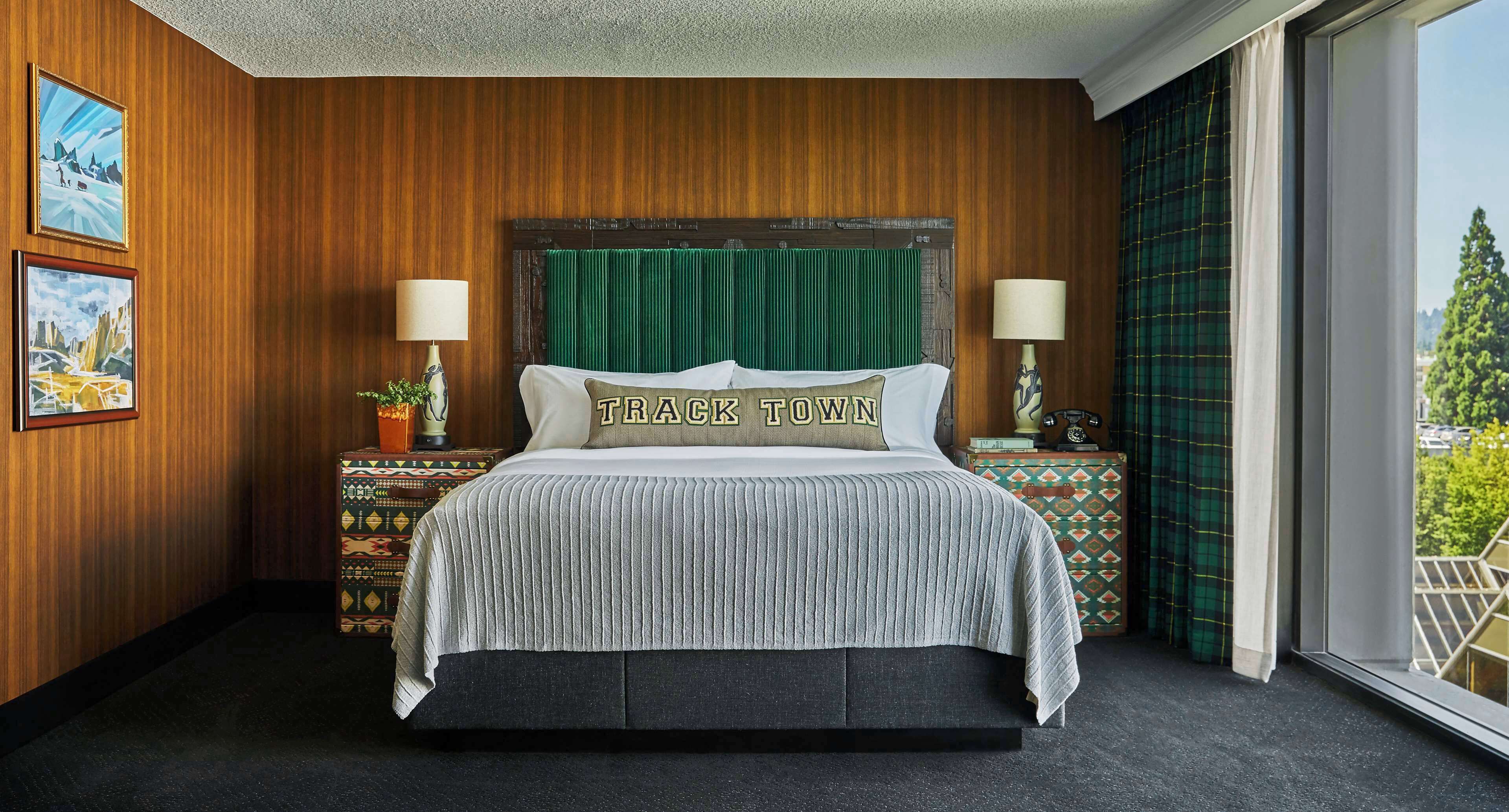 Junior Suite, 1 King Bed, City View (Graduate) | Premium bedding, in-room safe, desk, laptop workspace