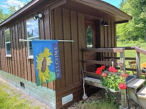 Exterior - Cabin close to Ricketts Glen State Park available for daily rental. Furnished! (Benton)