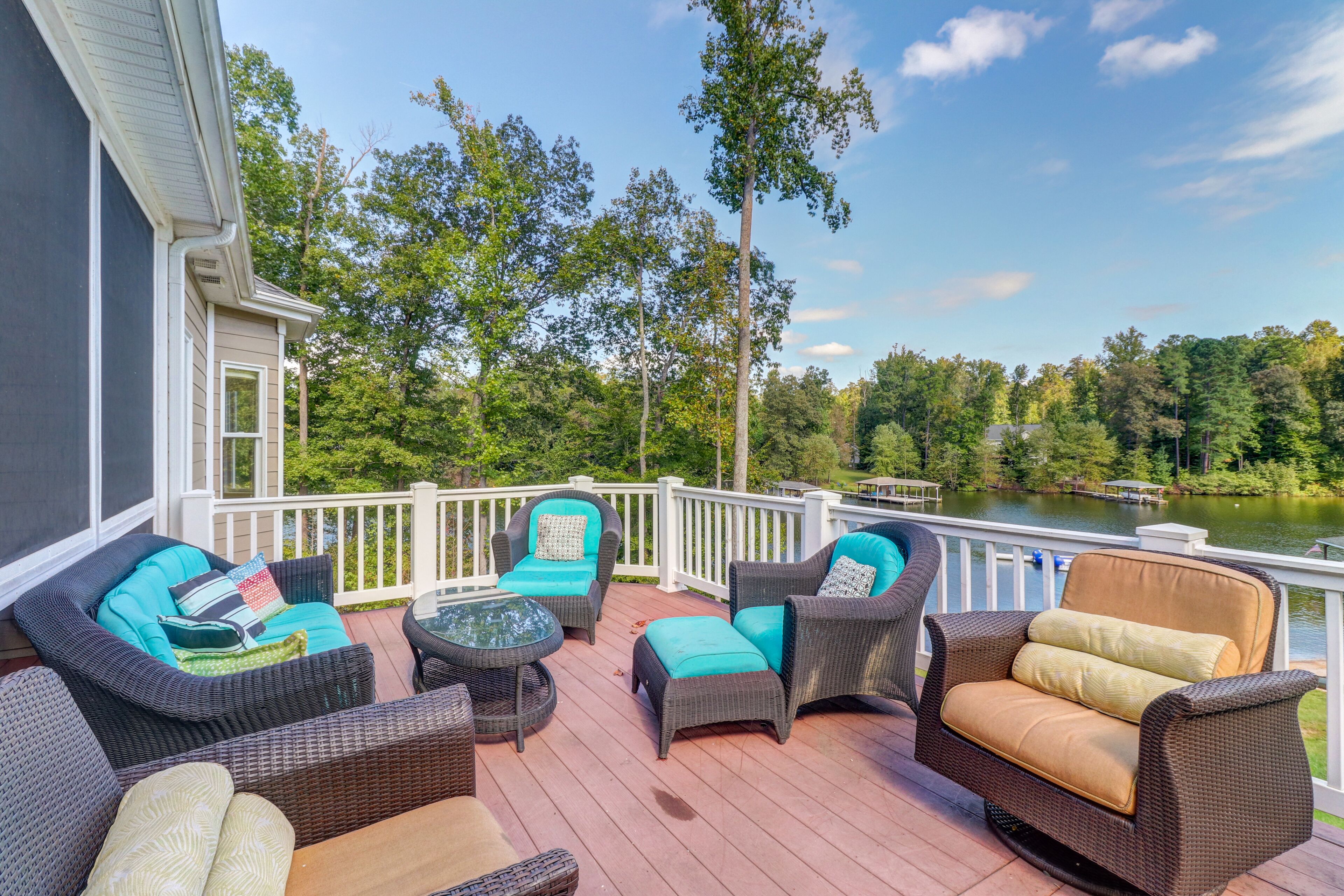 Lakefront home on 5 acres with boathouse, kayaks & water trampoline