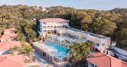 West End Dive Resort