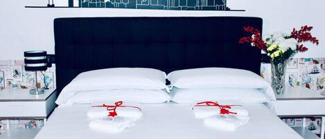 Standard Double Room, 1 King Bed, Non Smoking, City View | In-room safe, soundproofing, rollaway beds, free WiFi