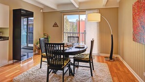 Leilighet, 2 soverom | Spiseområde