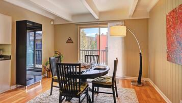 Condo, 2 Bedrooms | Dining