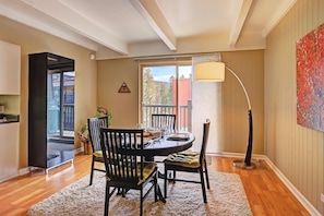 Condo, 2 Bedrooms | Dining