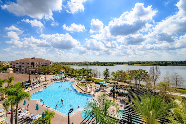 Apartamento panorámico, 3 habitaciones, no fumadores, vistas a la piscina | Sábanas de algodón egipcio y ropa de cama de alta calidad