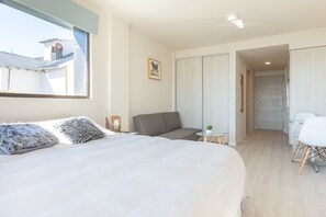Estudio, vista al lago | Wifi gratis y ropa de cama 