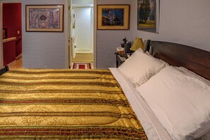 Deluxe kamer, 1 queensize bed (Cypress Fairway 2) | 1 slaapkamer, luxe beddengoed, pillowtop-bedden, individueel gedecoreerd