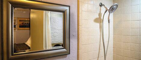 Shower kamar mandi
