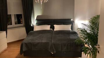 Apartment | Free WiFi, bed sheets