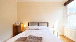 Room - Bright and Spacious 2 Bedroom Flat in Leytonstone (London)