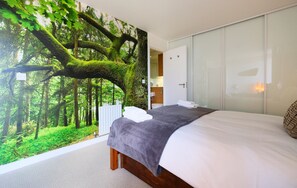 Schreibtisch, Bügeleisen/Bügelbrett, kostenloses WLAN