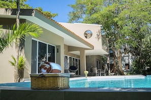 Outdoor pool - Casa Matuk 3 Refurnished Home Excelent for Family Retreat (Playa del Carmen)
