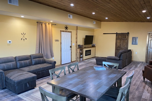 Suite estudio panorámica | Área de sala de estar