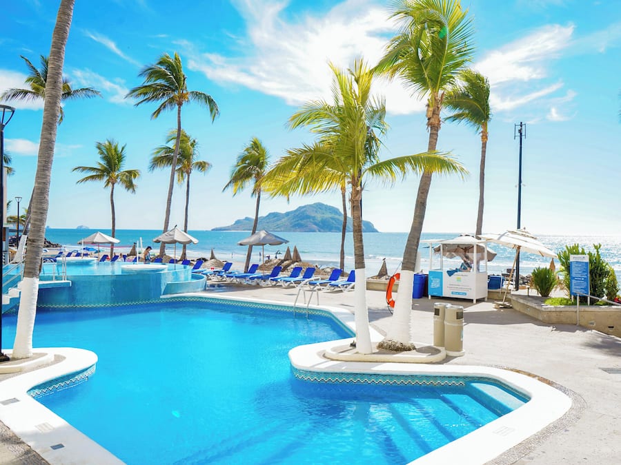 Outdoor pool, sun loungers