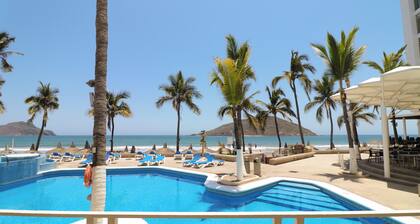 Oceano Palace Beach Resort