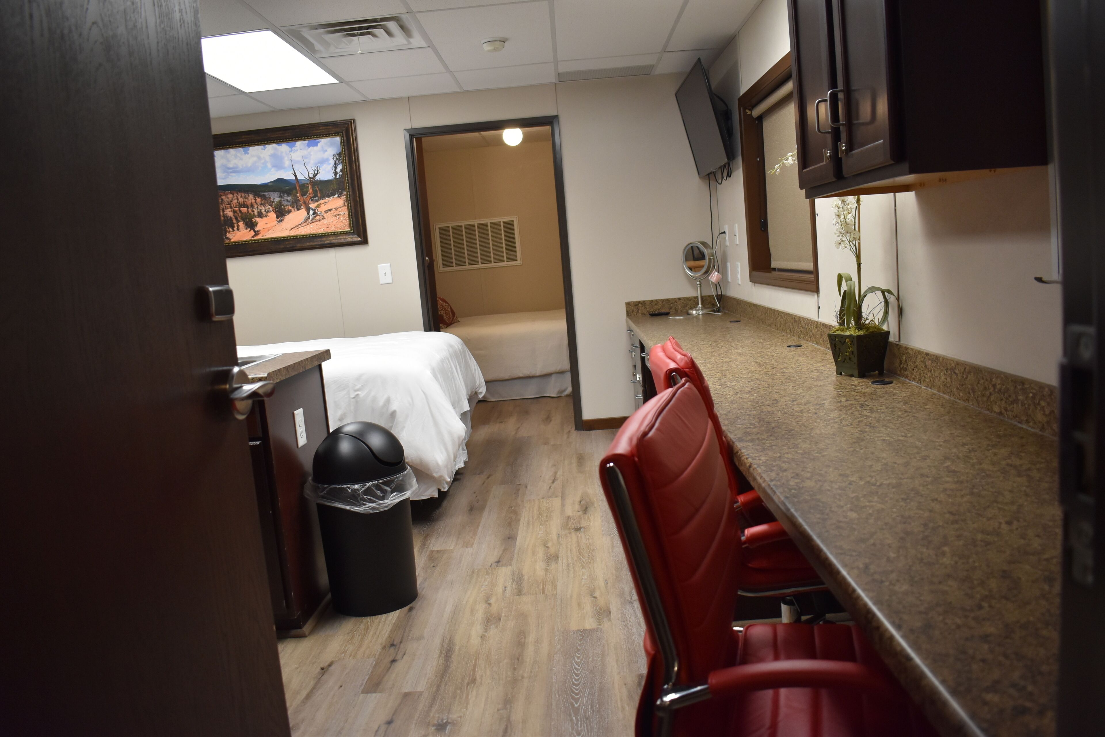 suite | desk, blackout curtains, free wifi, bed sheets