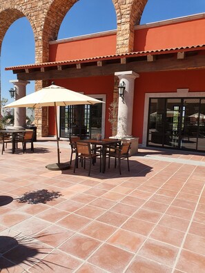 Café da manhã e almoço, culinária local