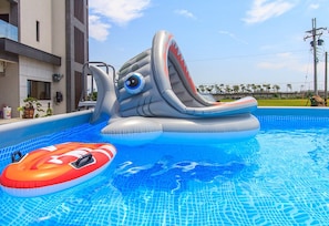 Seasonal outdoor pool - Urban Oasis Inn (Luodong)
