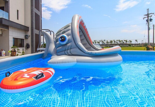 Seasonal outdoor pool - Urban Oasis Inn (Luodong)