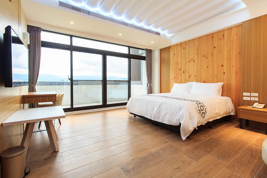 Panoramic Double Room, 1 King Bed, Non Smoking | Premium bedding, down comforters, minibar, individually decorated