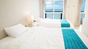 Standard Twin Room, Ocean View | Desk, free WiFi
