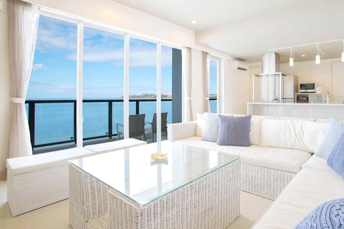 Living area | Flat-screen TV