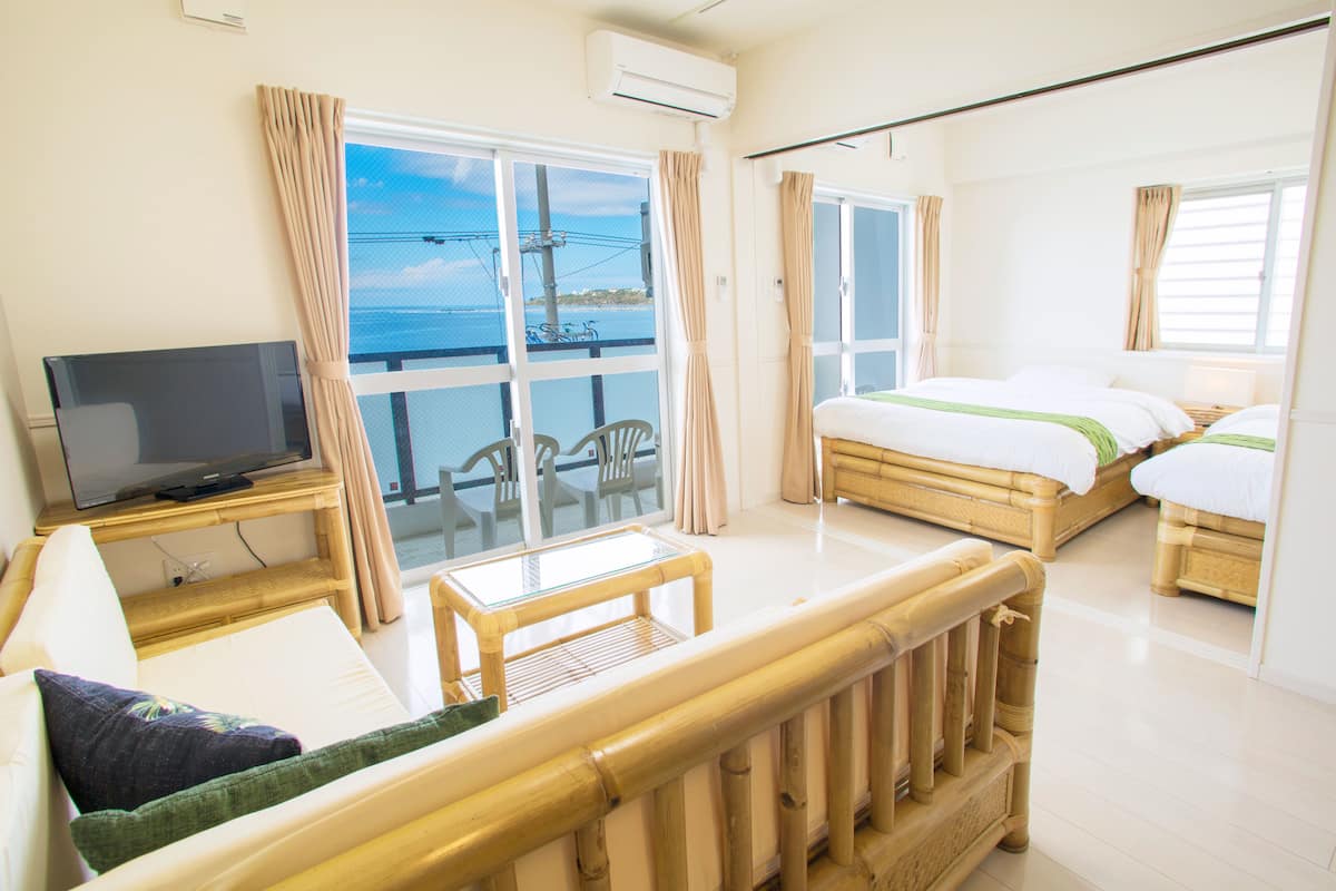 Standard Triple Room | Desk, free WiFi