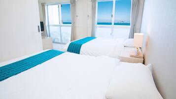 Standard Twin Room, Ocean View | Desk, free WiFi