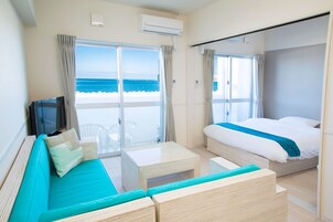 Standard Twin Room, Ocean View | Desk, free WiFi