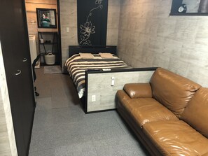 Apartment 101 | Laptop workspace, iron/ironing board, free WiFi, bed sheets - Apollo Properties (Osaka)