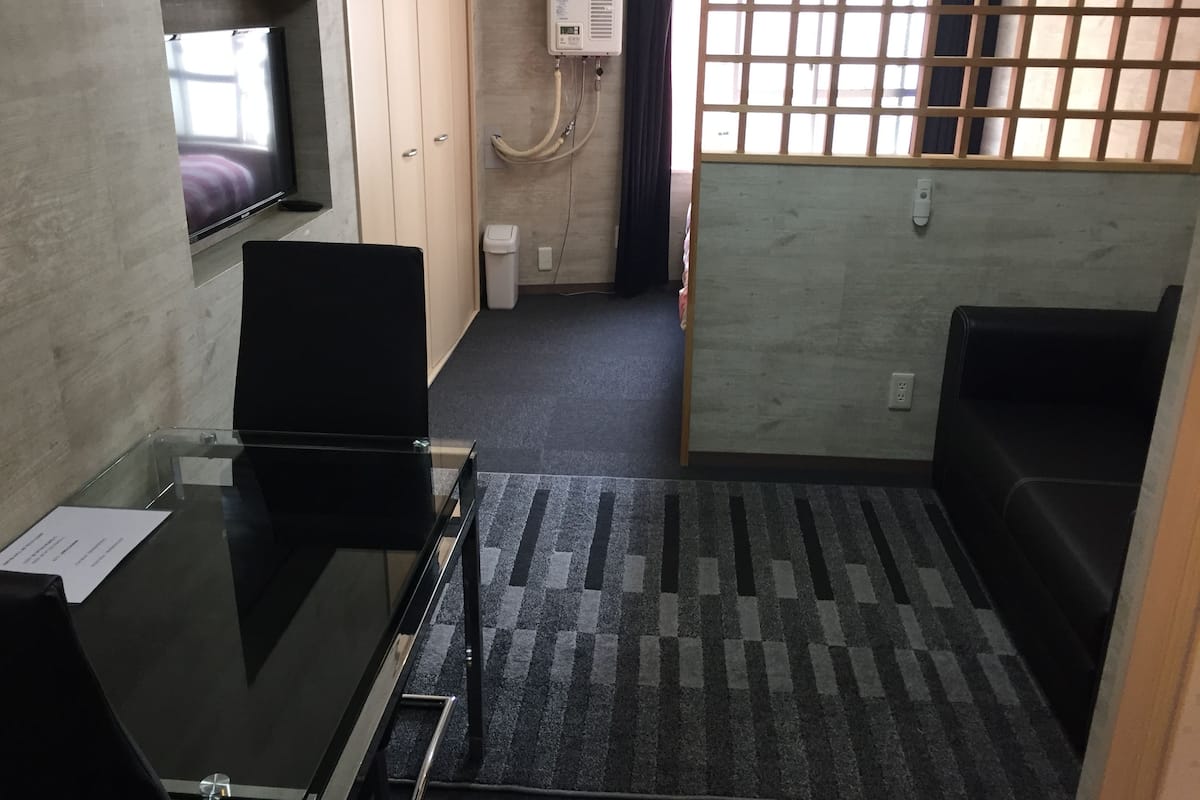 Standard Studio Suite, 1 Double Bed with Sofa bed | Laptop workspace, iron/ironing board, free WiFi, bed sheets