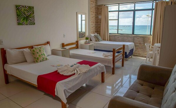 Economy Studio, Multiple Beds, Non Smoking, Beach View | Blackout drapes, free WiFi, bed sheets - Hotel Itapuã Tropical (Salvador)
