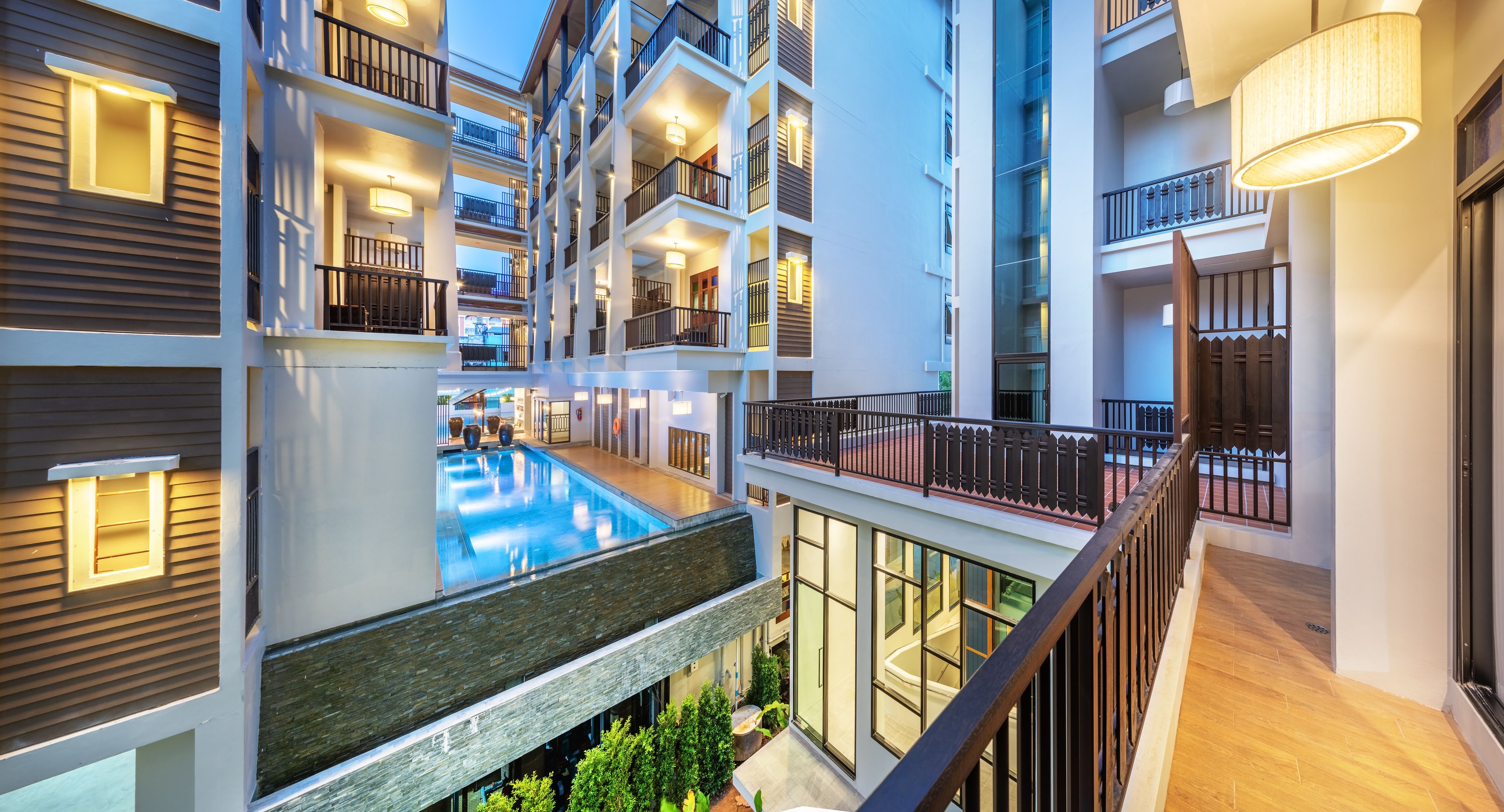 Superior Garden View King Bed | Draps en coton égyptien, literie de qualité supérieure, minibar