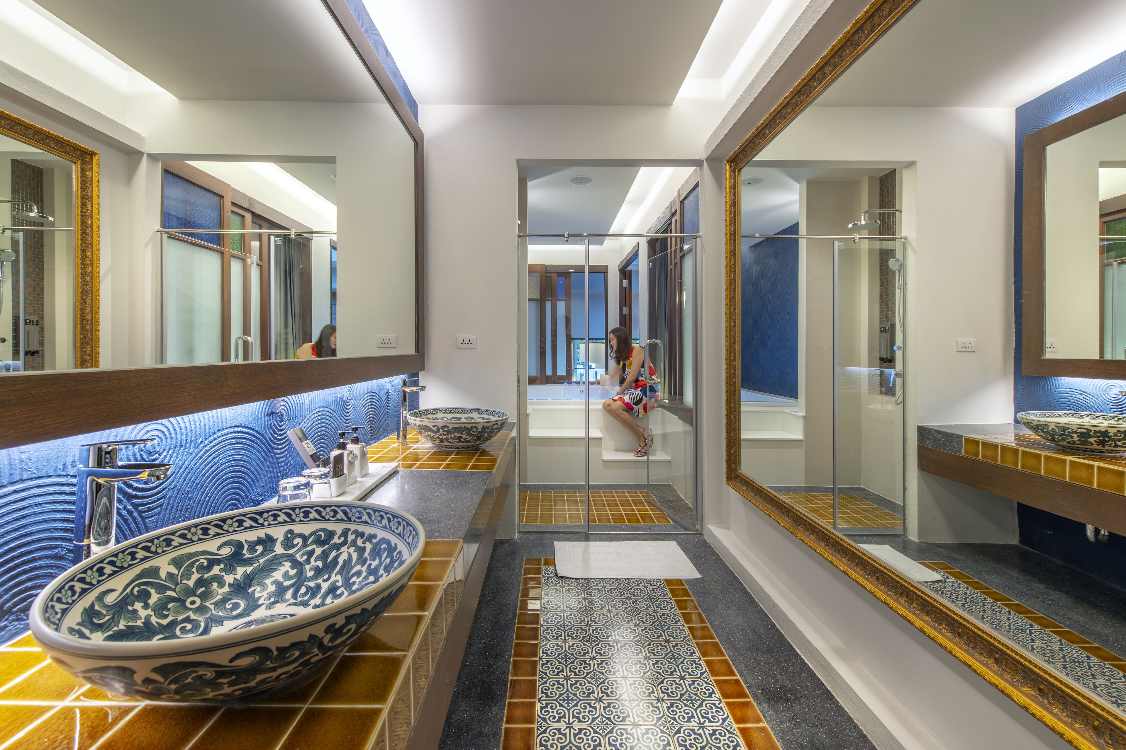 jacuzzi pool access | egyptian cotton sheets, premium bedding, minibar, in-room safe